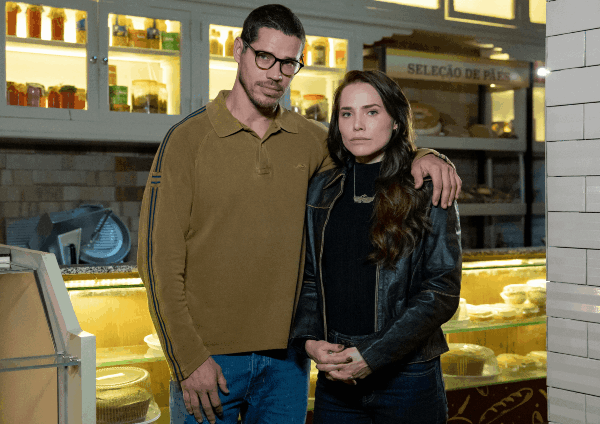 Iuri (José Loreto) e Adriana (Letícia Colin)