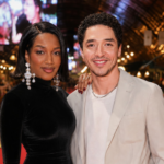 Iza aposta no all black no Festival de Cinema de Gramado