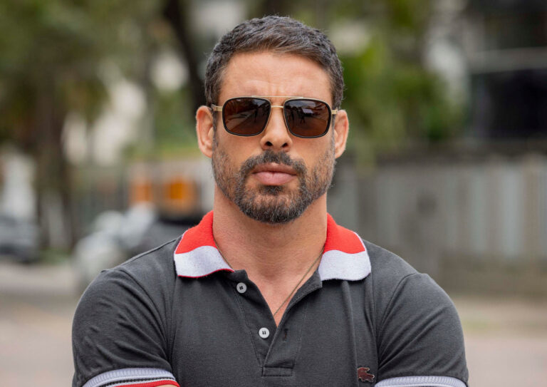 Mauricio (Cauã Reymond)