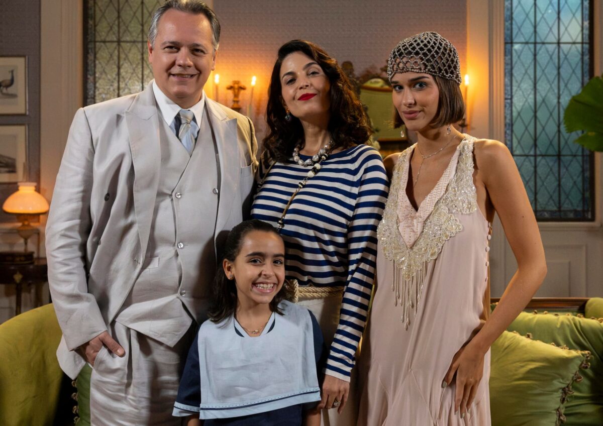 Marta (Emanuelle Araujo), Diogenes (Danton Mello), Virginia (Theresa Fonseca) e Aurelinda (Antonela Bevenutti)