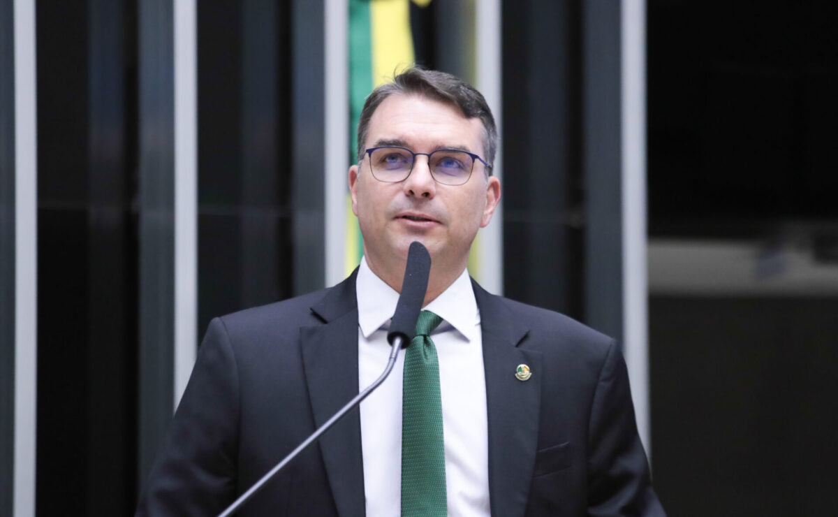 Flávio Bolsonaro (PL) é entrevistado em sabatina pela Record TV nesta sexta-feira!