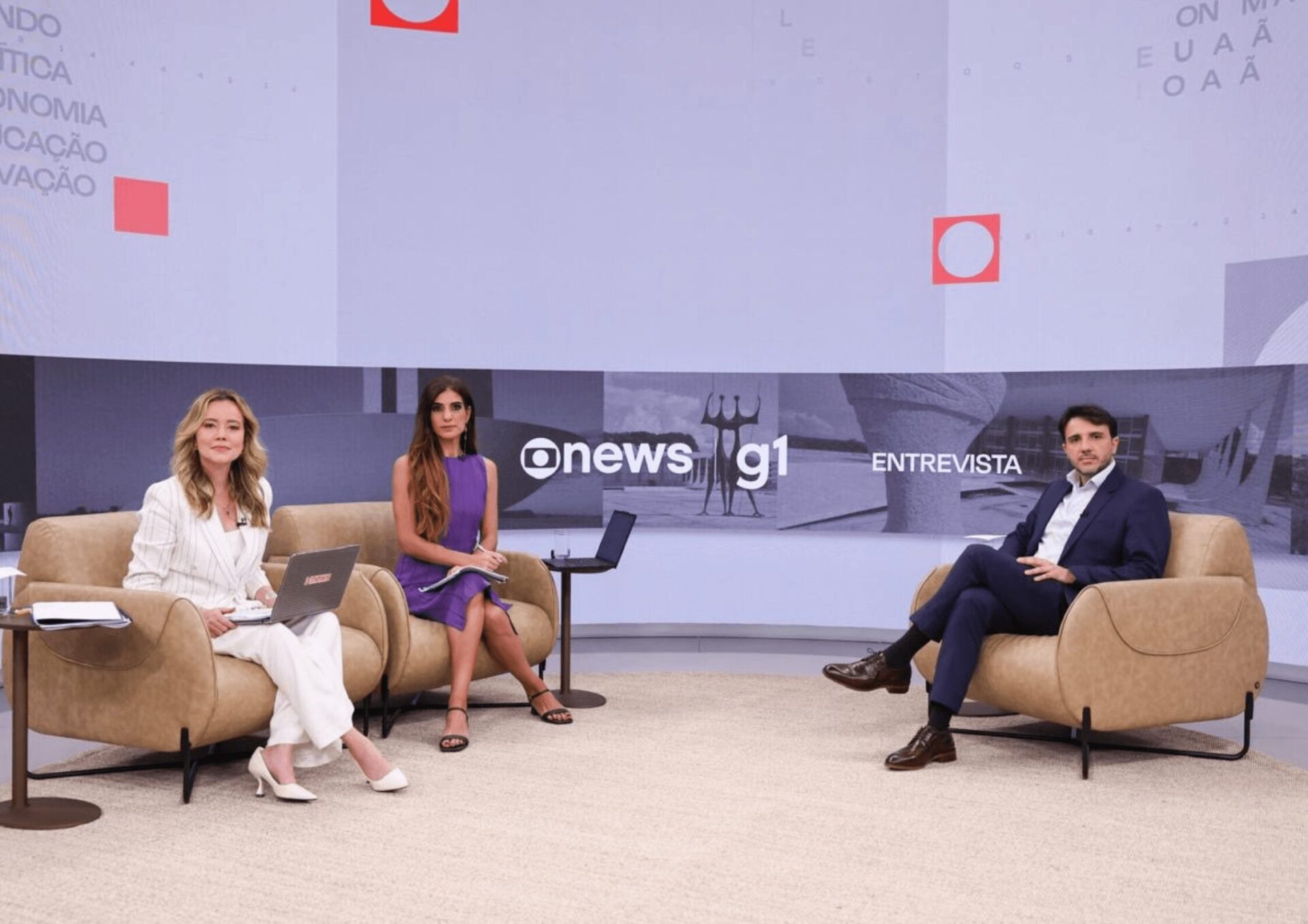 Andréia Sadi e Natuza Nery entrevistam Renan Santos