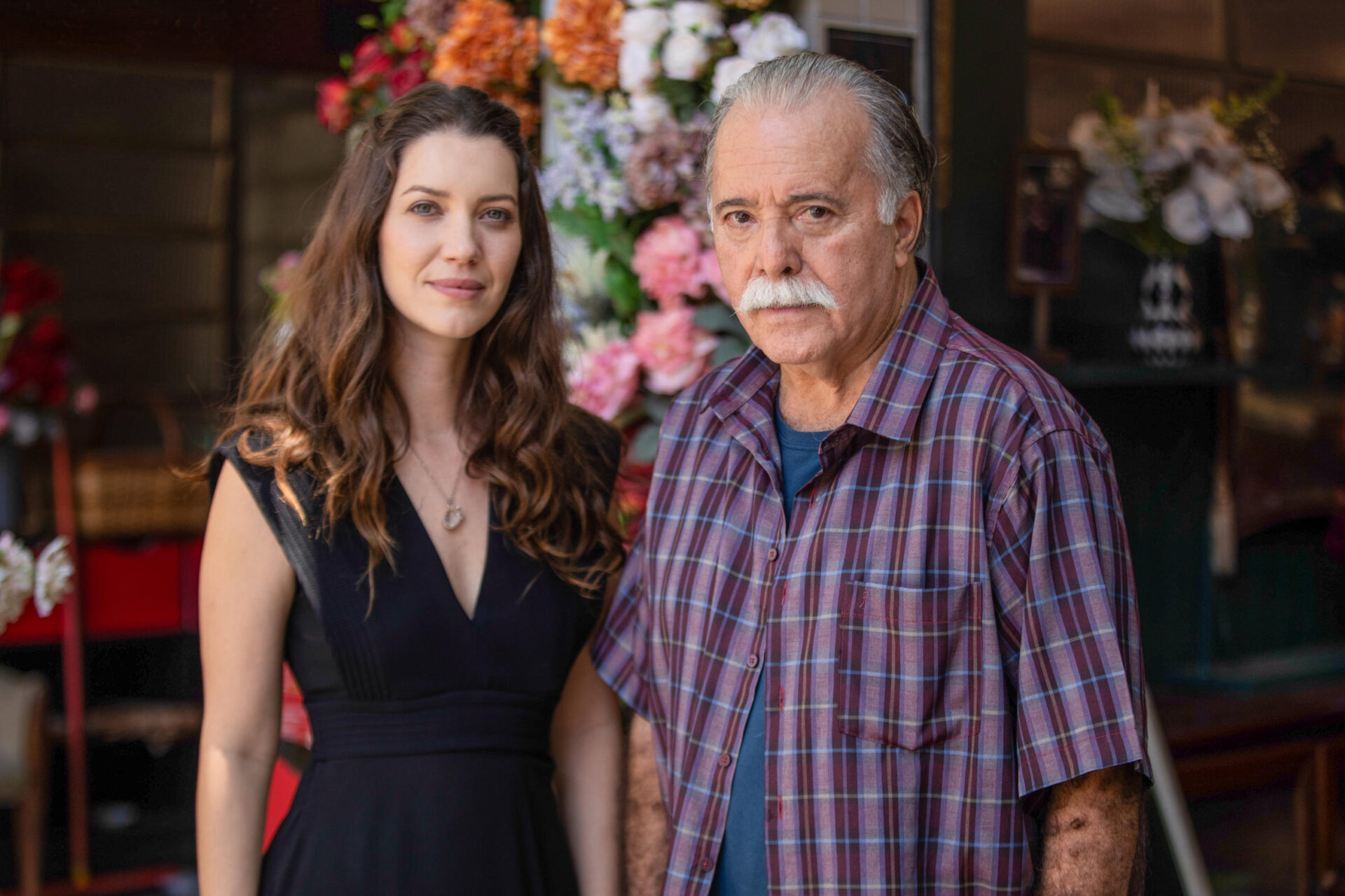 Francesca (Nathalia Dill) e Otoniel (Tony Ramos).