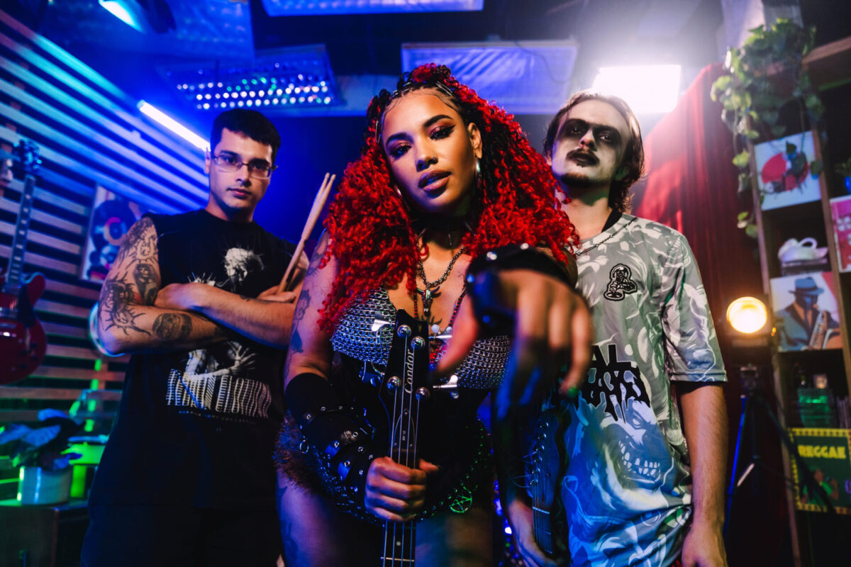 Globo grava especial com MC Taya e aposta no ‘metal mandrake’.