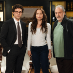 Tony Ramos exalta Chay Suede e Letícia Colin no Roda Viva