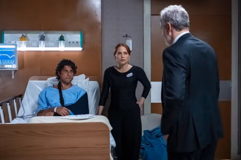 Ademir visita Pedro no hospital e Heitor se esconde em Quem Ama Cuida