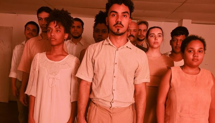 Ana Xisdê estreia na peça "Brumadinho": Um Tributo à Resiliência e Memória