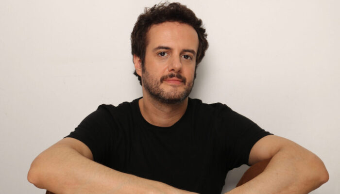 André Senna faz balanço de estreia em 'Elas por Elas', na Globo!