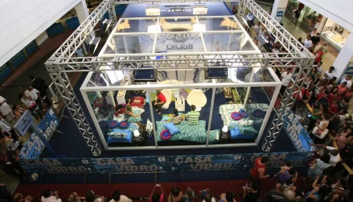 Primeira Casa de Vidro do 'BBB', em 2009