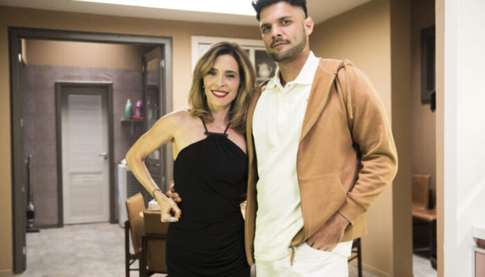 Tonho (Betto Marque) e Lyris (Deborah Evelyn) em A Dona do Pedaço.