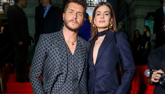 Camila Queiroz e Klebber Toledo marcam presença no Prêmio da Música Brasileira!