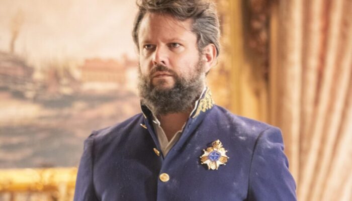 Dom Pedro é feito refém por soldados paraguaios em 'Nos Tempos do Imperador'