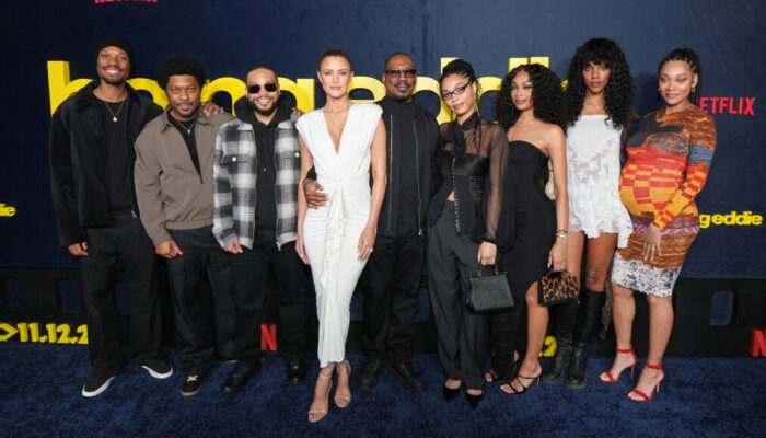 Eddie Murphy faz rara aparição com 7 filhos no tapete vermelho de "Eu, Eddie"