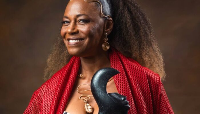 Edvana Carvalho leva prêmio pela Inácia de Renascer