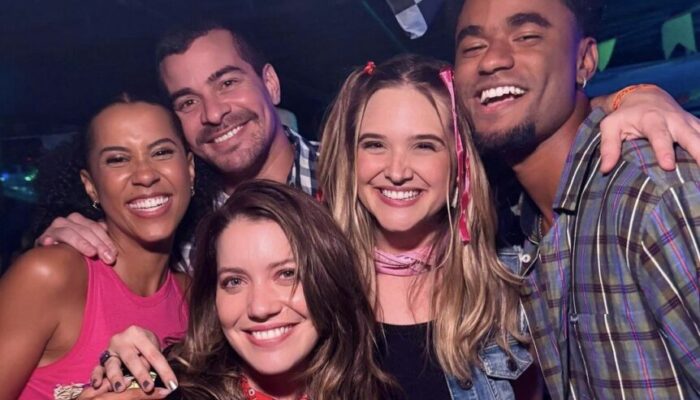 Elenco de 'Família É Tudo' comemora 100 capítulos com festa de São João!