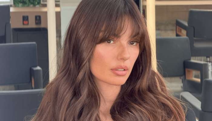 Ísis Valverde exibe novo cabelão