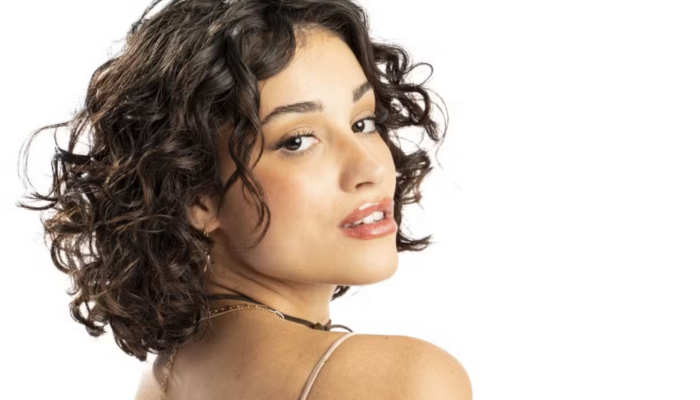 Maya Aniceto estreia em nova novela vertical