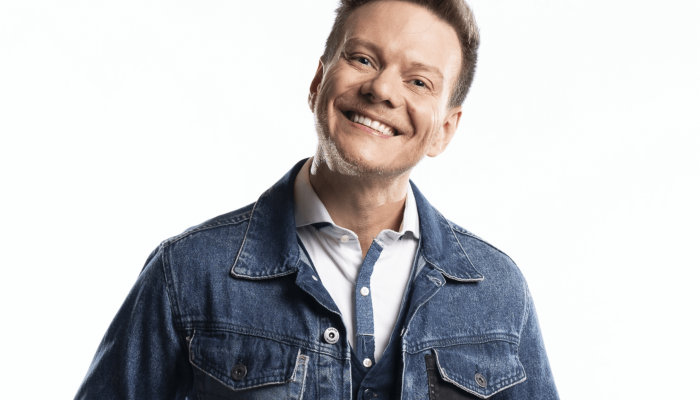 Michel Teló desfila com seu novo bloco no Carnaval de São Paulo