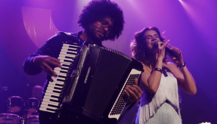 Mestrinho e Mariana Aydar em show registrado pelo Te Vejo no Palco 2025