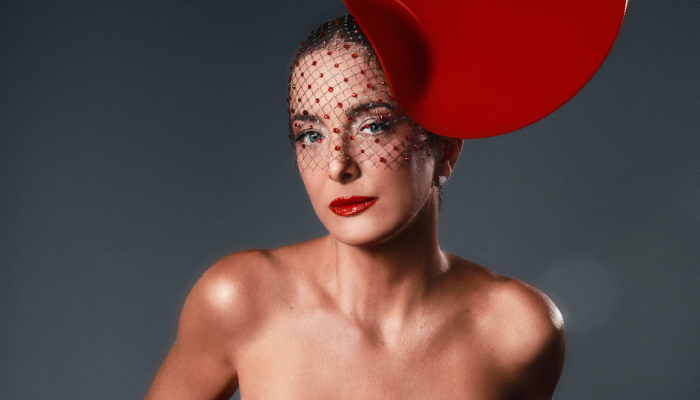 Ticiane Pinheiro surpreende no Baile da Vogue.