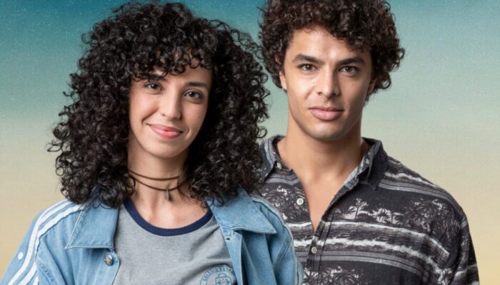 Tina decide se declarar para Tigrão mas o vê beijando Soraia em 'Quanto Mais Vida Melhor'